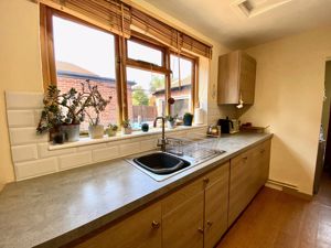 Kitchen- click for photo gallery